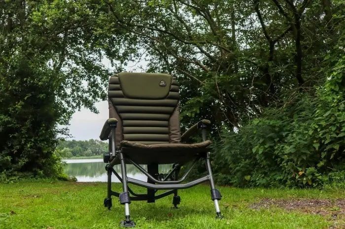 Кресло с подлокотниками Carp Spirit Magnum Chair Deluxe ACS520033 фото