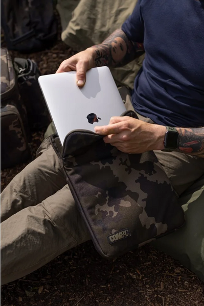 Korda Compac Tablet Bag Dark Kamo Small KLUG125 фото